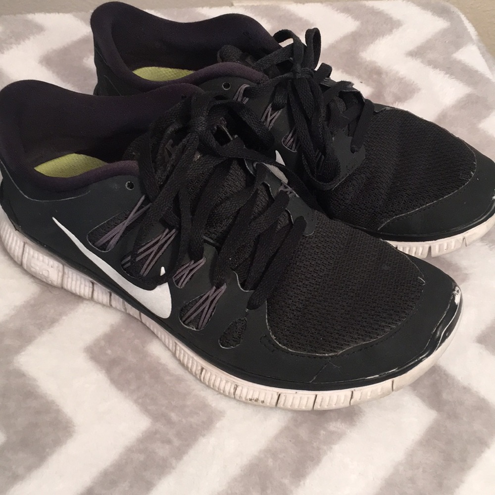 Nike Black Free Runs- 7.5